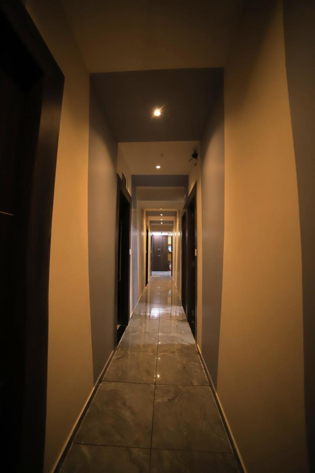 Hotel Surya Villa Ахмедабад Экстерьер фото