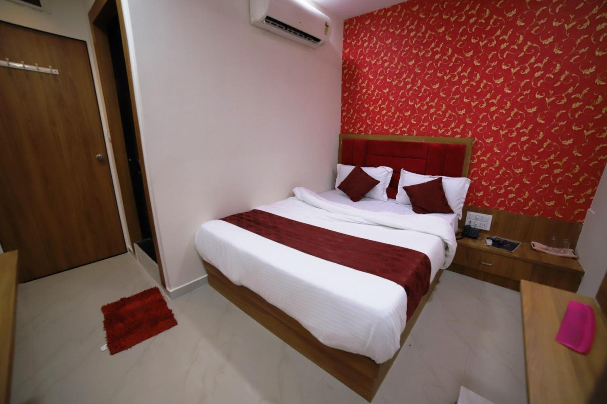 Hotel Surya Villa Ахмедабад Экстерьер фото