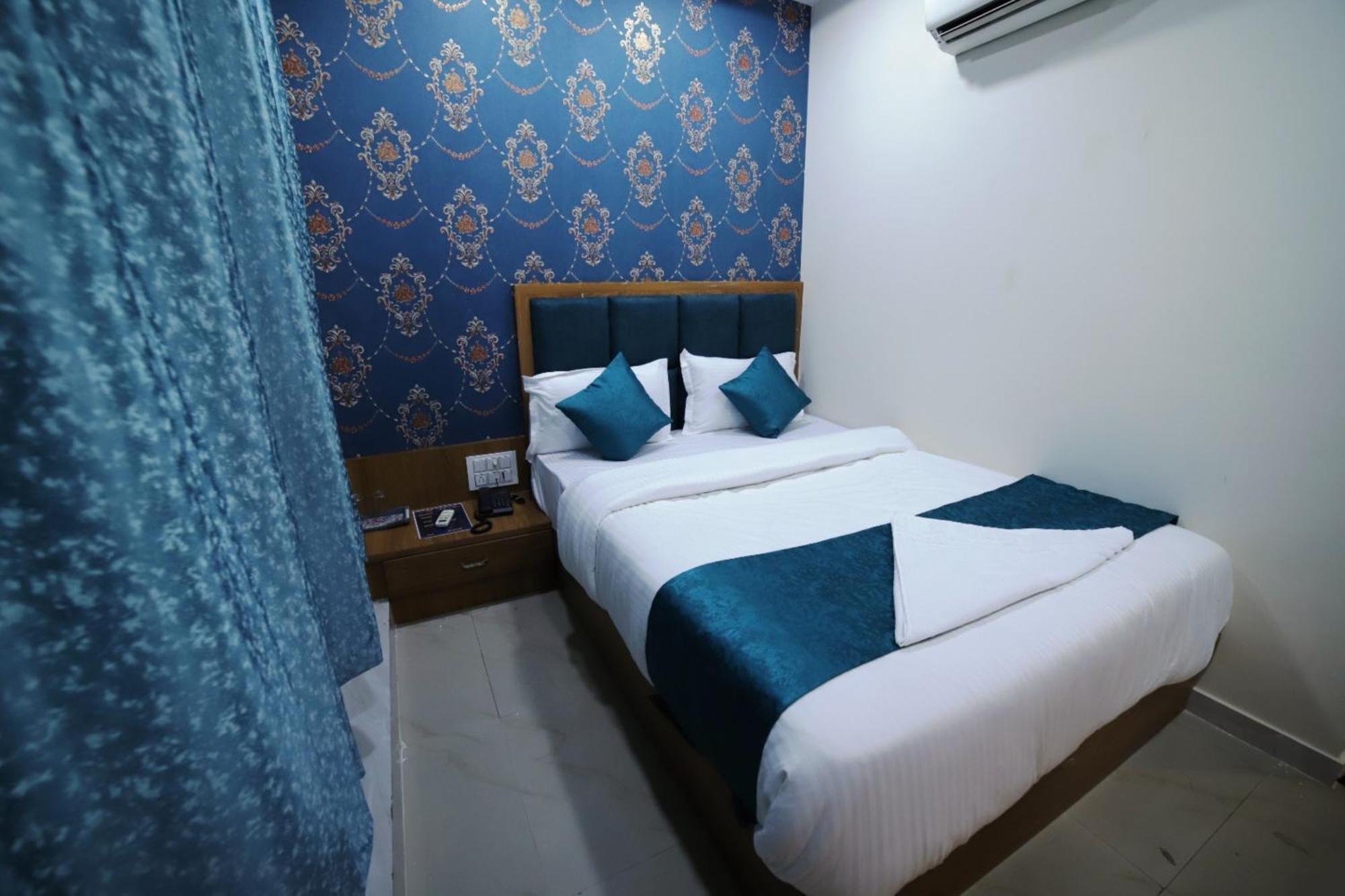 Hotel Surya Villa Ахмедабад Экстерьер фото
